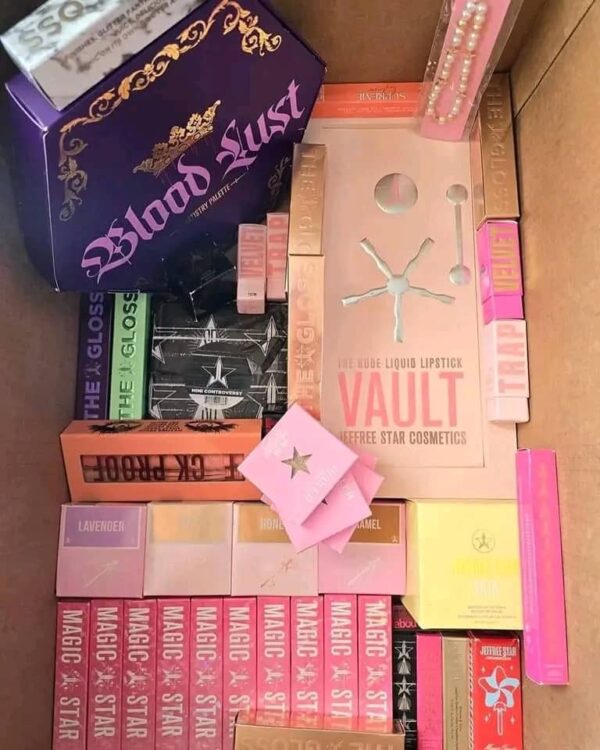Jeffrey star cosmetic pallet - Image 4