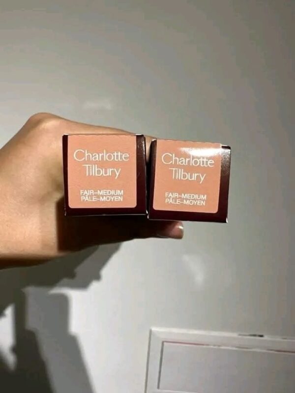 Makeup & cosmetics pallet - Image 2