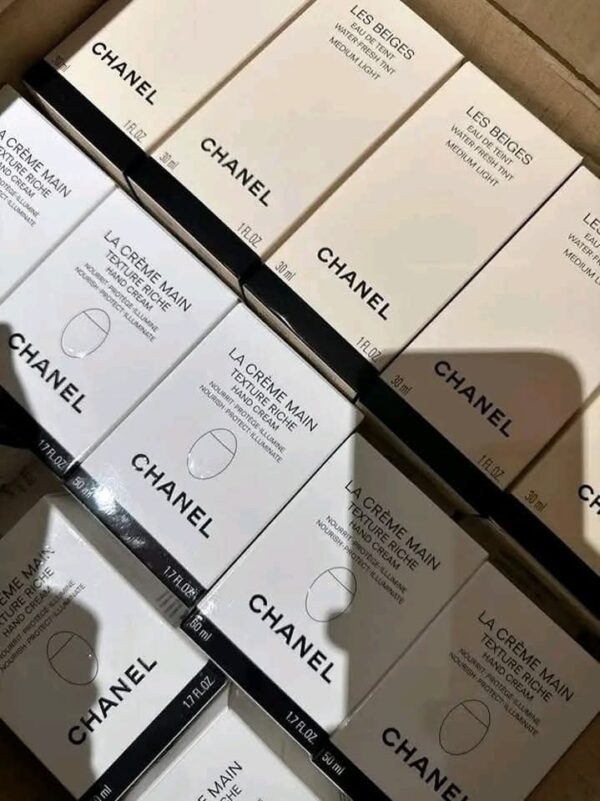 Makeup & cosmetics pallet - Image 5